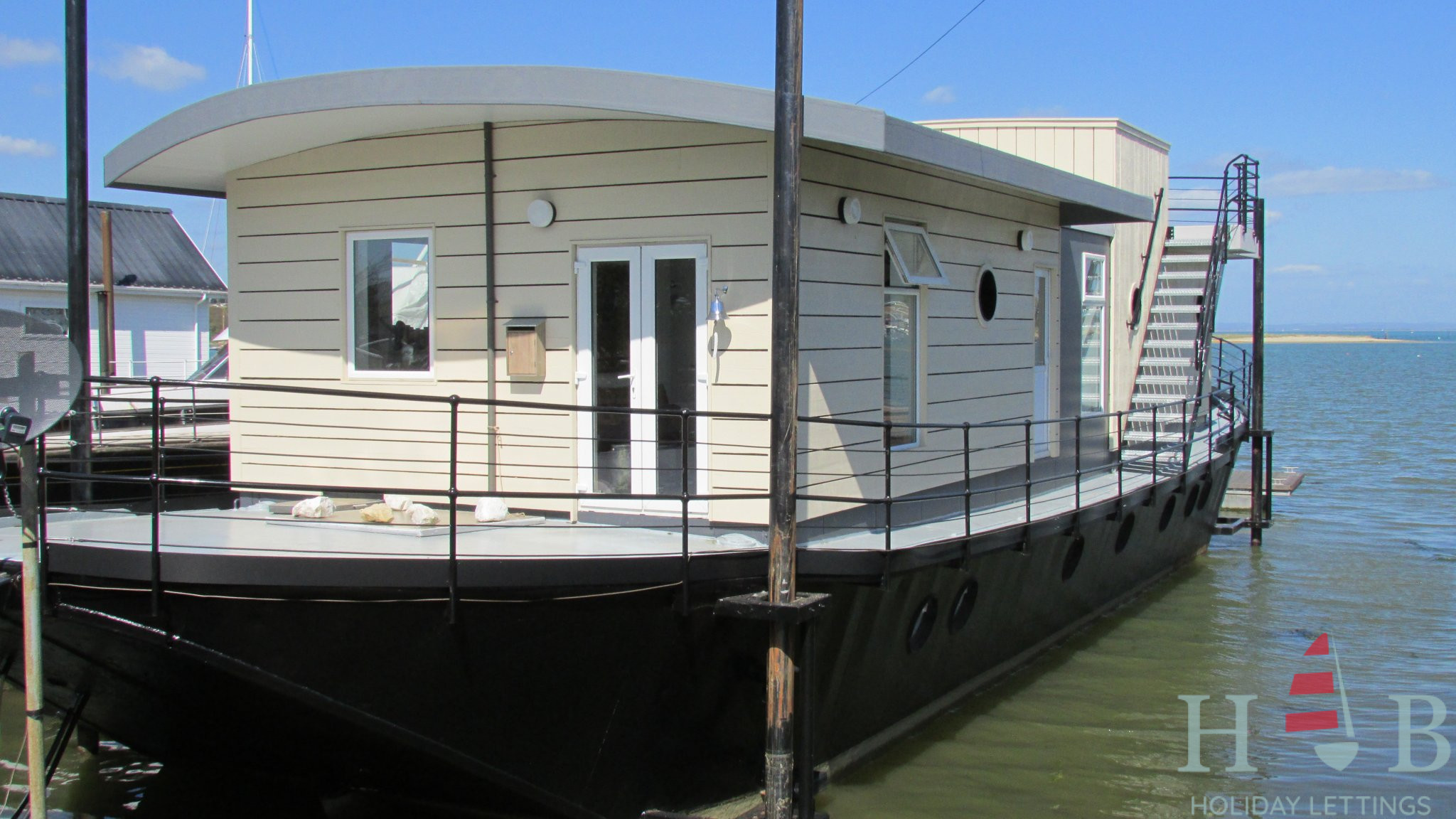 Harbour Houseboat